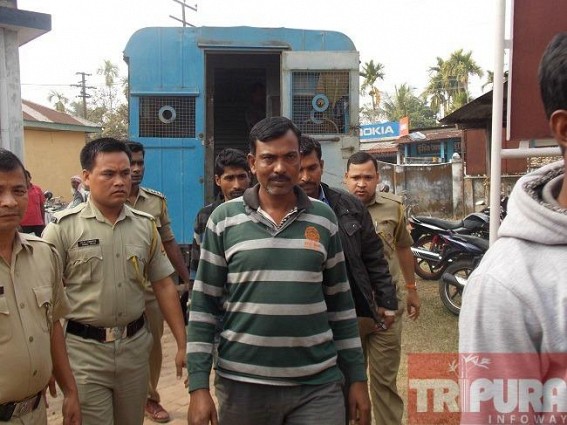 Bangladeshi smugglers roam free in Tripura : suspicious activities unearthed during police interrogation : HUJI, ISI funded drug smuggling network suspected Bangladeshi smugglers roam free in Tripura : suspicious activities unearthed during police interrogation : HUJI, ISI funded drug smuggling network suspected